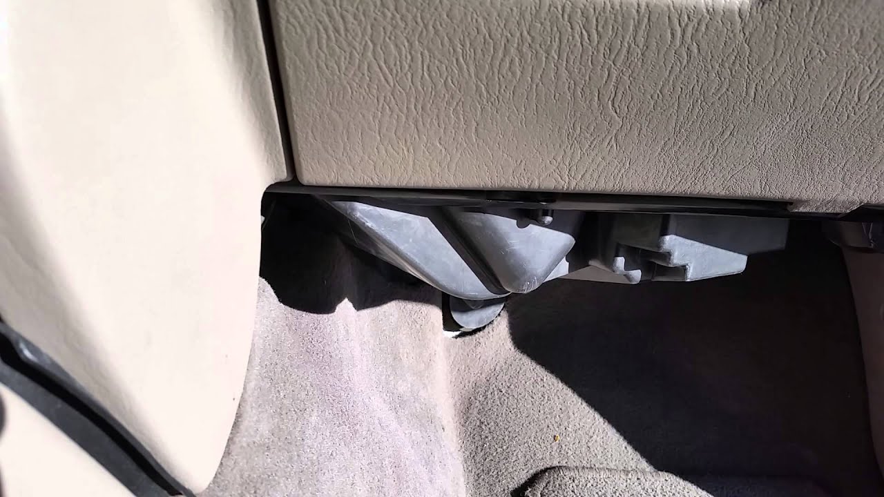 WJ Grand Cherokee Blend Doors Terrible Noise YouTube