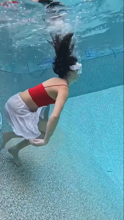 #swim #swimming #pool #swimsuit #swimmingpool #helpmemakethismakesense #mermaidpool
