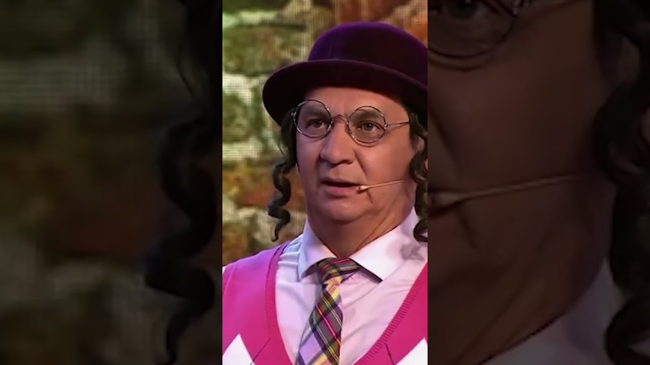 Еврей пришел в караоке 