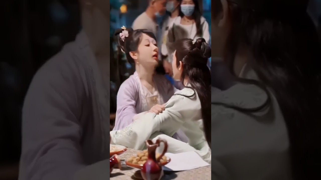 Cute Yang Zi practicing the kiss to Deng Wei 