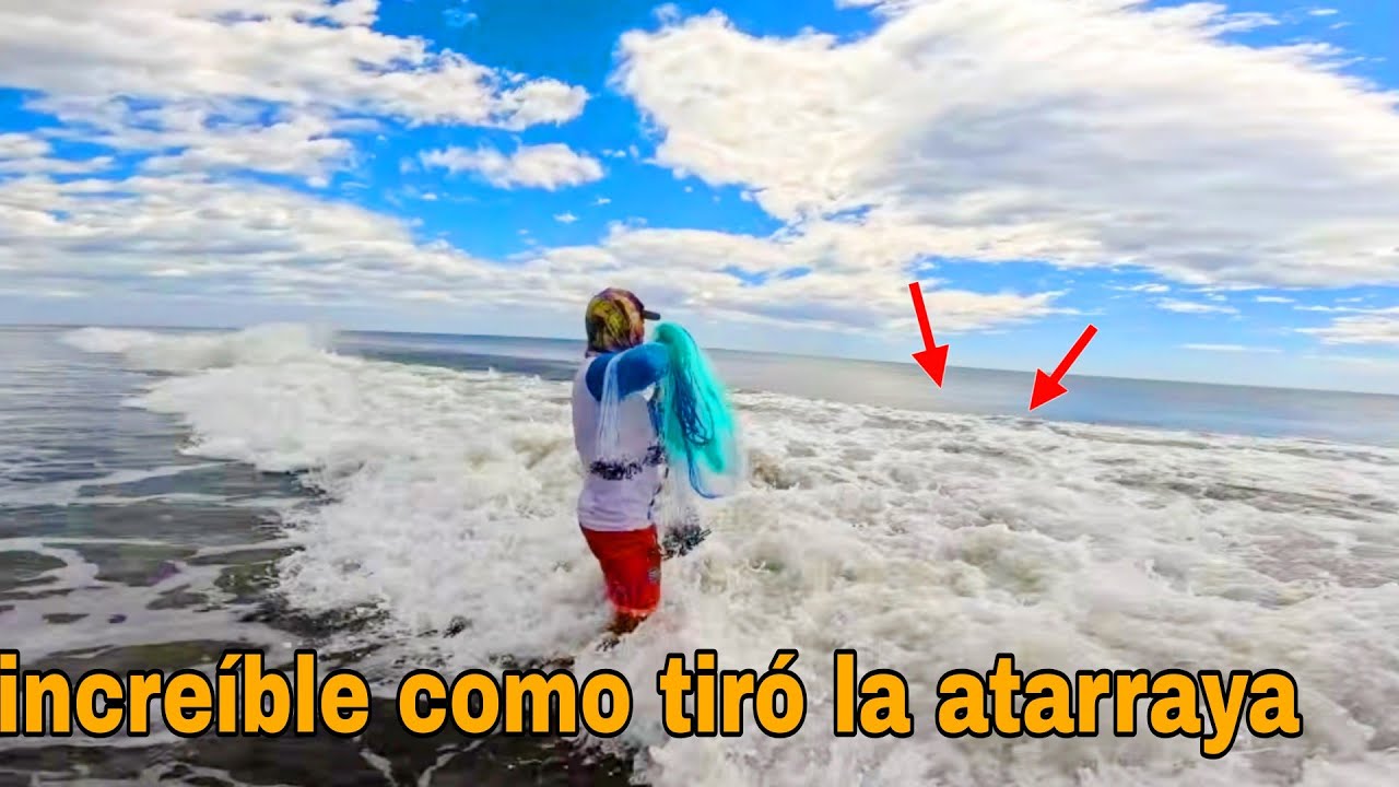 se mete al fondo del mar para pescarlas , arriesgada pesca