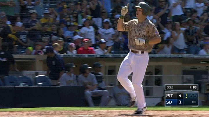 PIT@SD: Coleman hits a solo home run to center