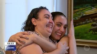 Record Interior homenageia mães de colaboradores
