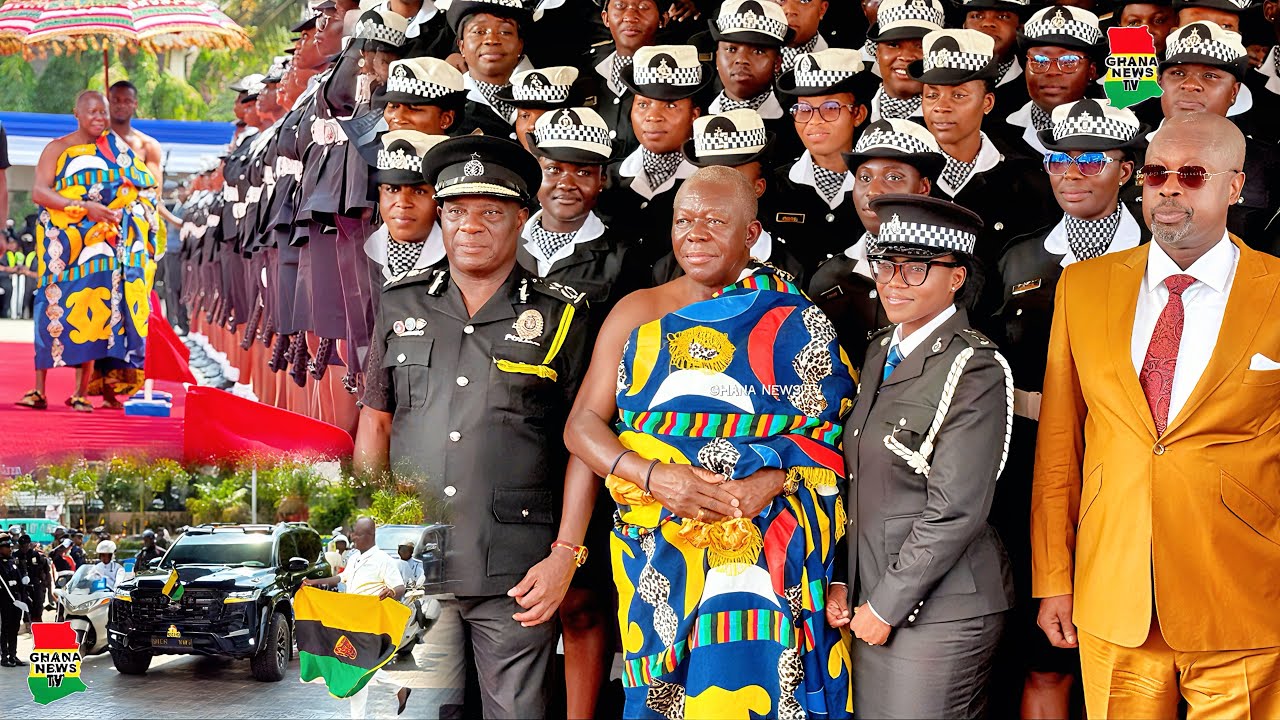 Asantehene Otumfour Osei Tutu II pays a historic Royal visit to Ghana Police at the Headquarters