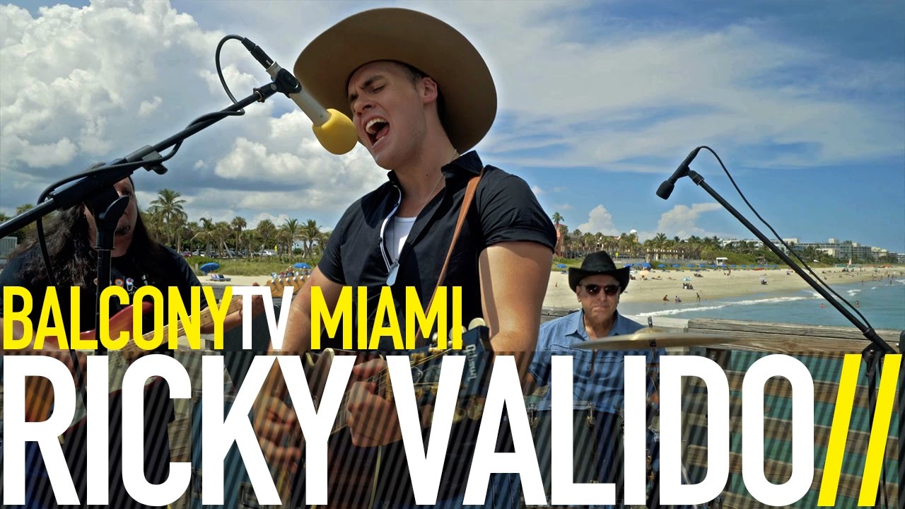 RICKY VALIDO - HELLO DARKNESS (BalconyTV)