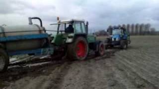 New Holland TL100A  helpt Fendt 311