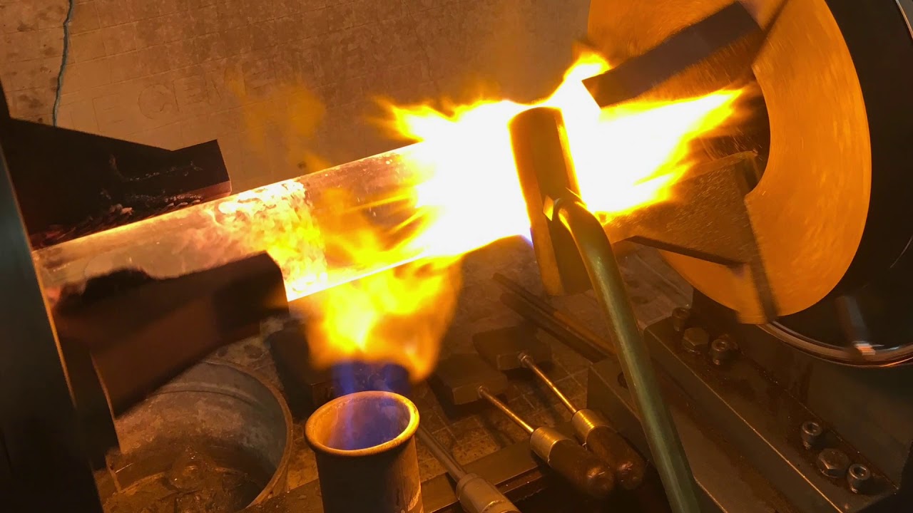 Glass pipe and water bong factory ....Contact us for volume product manufacture.