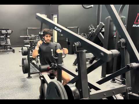 Single arm plate loaded lat pulldown machine