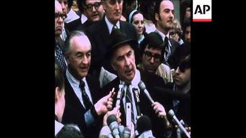 SYND 29-4-74 FORMER NIXON CABINET OFFICERS, JOHN MITCHELL AND MAURICE STANS, LEAVE THE FEDERAL COURT