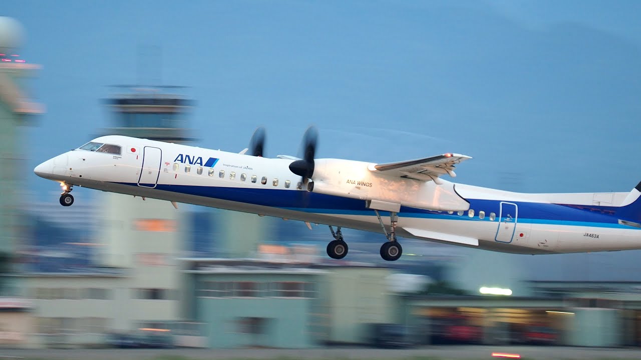 小松空港と羽田空港を結んだボンQ ANA (ANA Wings) Bombardier DHC-8