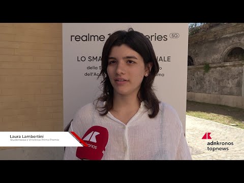 Video Portrait of italians, Studentessa vincitrice primo premio: Con smartphone entrata in relazione con
