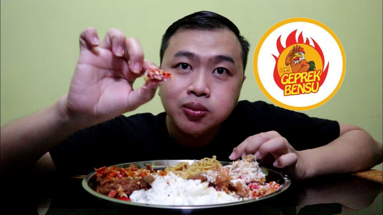 MAKAN GEPREK  BENSU  YANG ASLI  CABE NYA GEDE GEDE YouTube