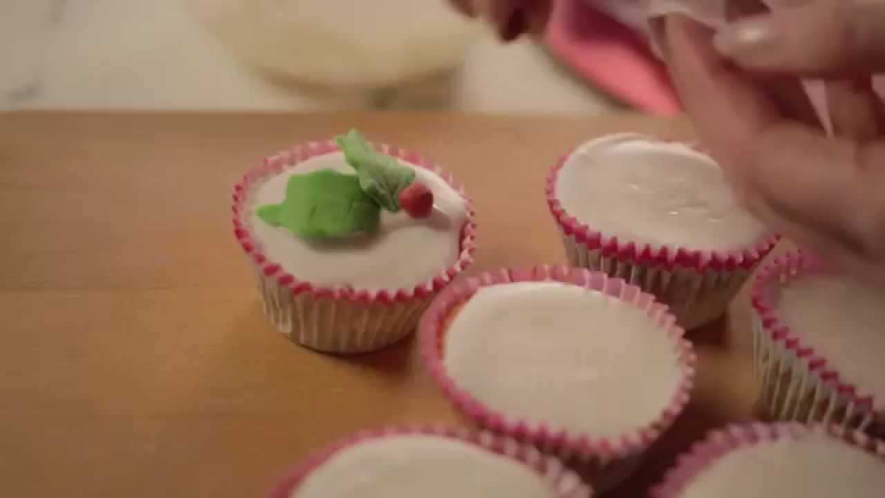 Christmas Cupcakes by Jane Asher