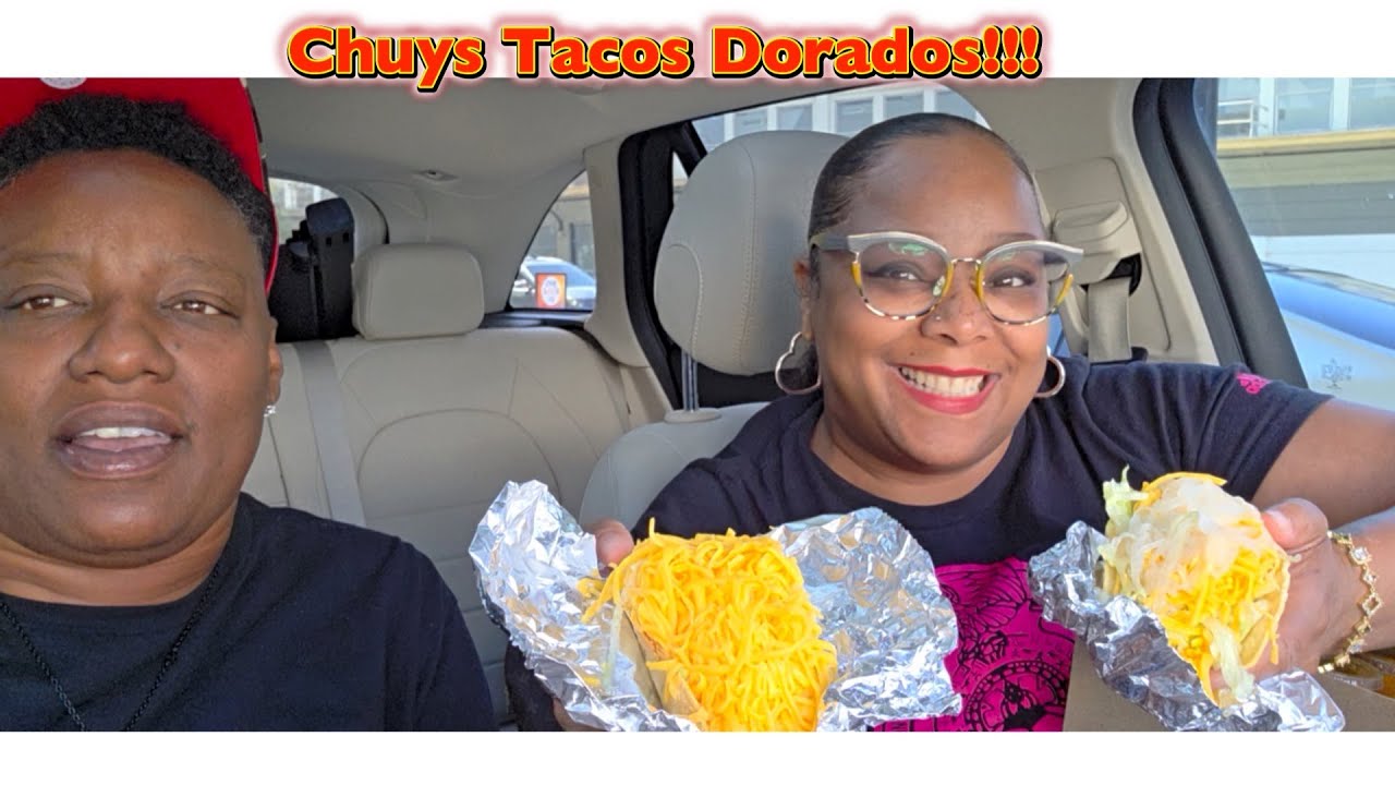 Ем тако Chuys с дорадосами, потому что это было так здорово в первый раз. Эксклюзивные сырные так...