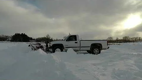 Plowing snow | First big storm of 2019 | 8.1 Chevy 2500HD