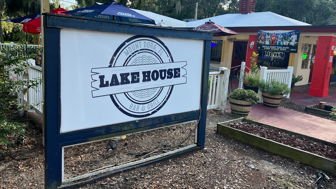 Eating at Lake House Bar & Grill Restaurant in Mount Dora, Florida