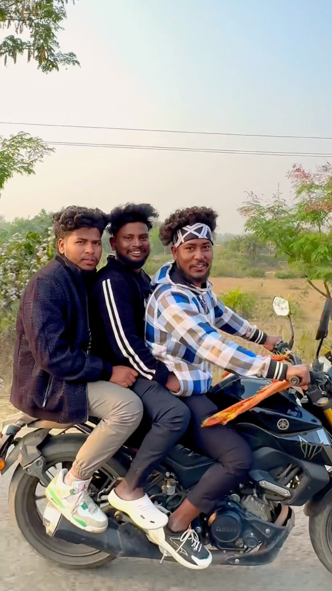 रेस लगायेगा ?? #comedy #realfools #vikramcomedyvideo #funnymemes #memes