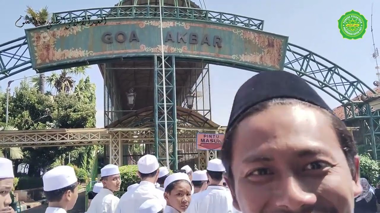 Ziarah santri putra mambaul ulum