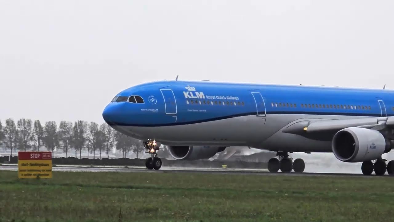 KLM Airbus A330-300 PH-AKA Flying Amsterdam to Toronto | AMS–YYZ Full Flight Action