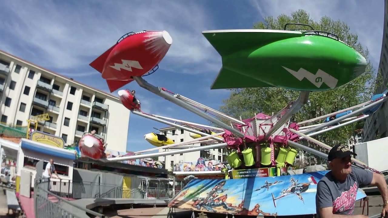 Manège avion fête foraine de Vienne. Sensations fortes garanties... Olympus TG-Tracker Action cam 4K