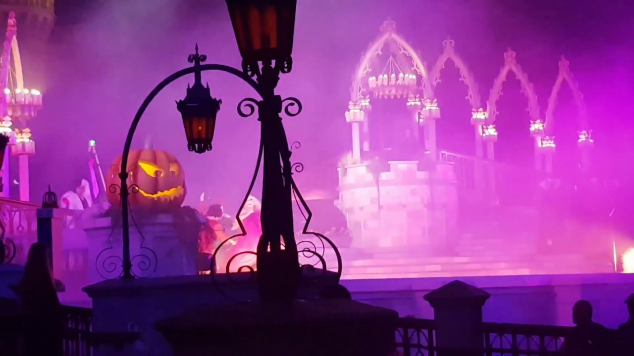 Hocus Pocus Villain Spelltacular | Magic Kingdom | Ourthemeparklife ...