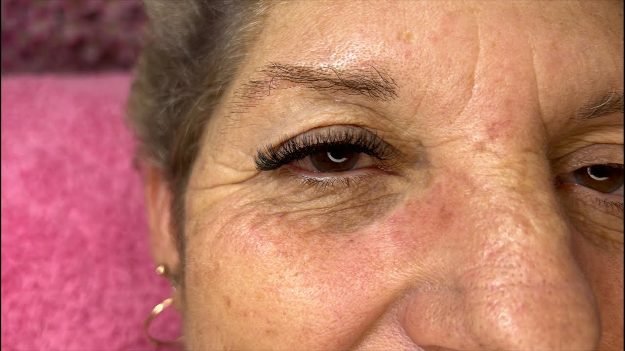 Cómo hacer pestañas en párpado encapotado