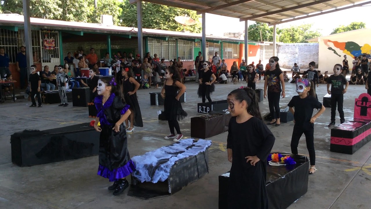 bailable: tumbas, los huesitos