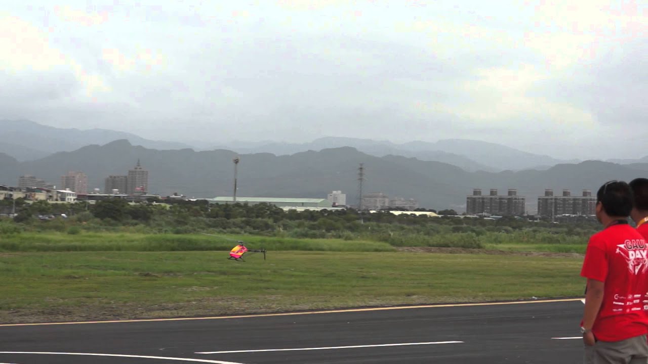 GAUI DAY 2012 Team Gaui Thailand Poom Unitananda Killing it with music flight!!