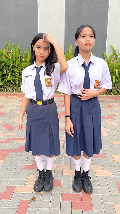 Coba dengerin lagu ini