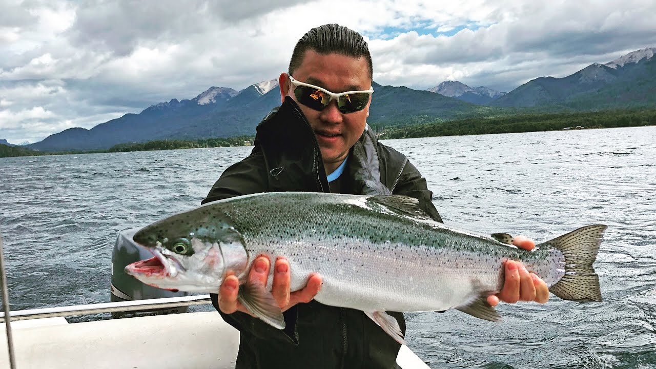PESCA DE TRUCHAS EN EL LAGO NAHUEL HUAPI, Daniel Chung pesca
