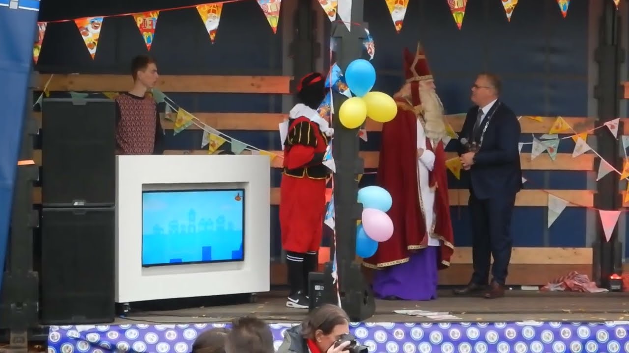 Sinterklaas doet intocht in Staphorst op electrische step