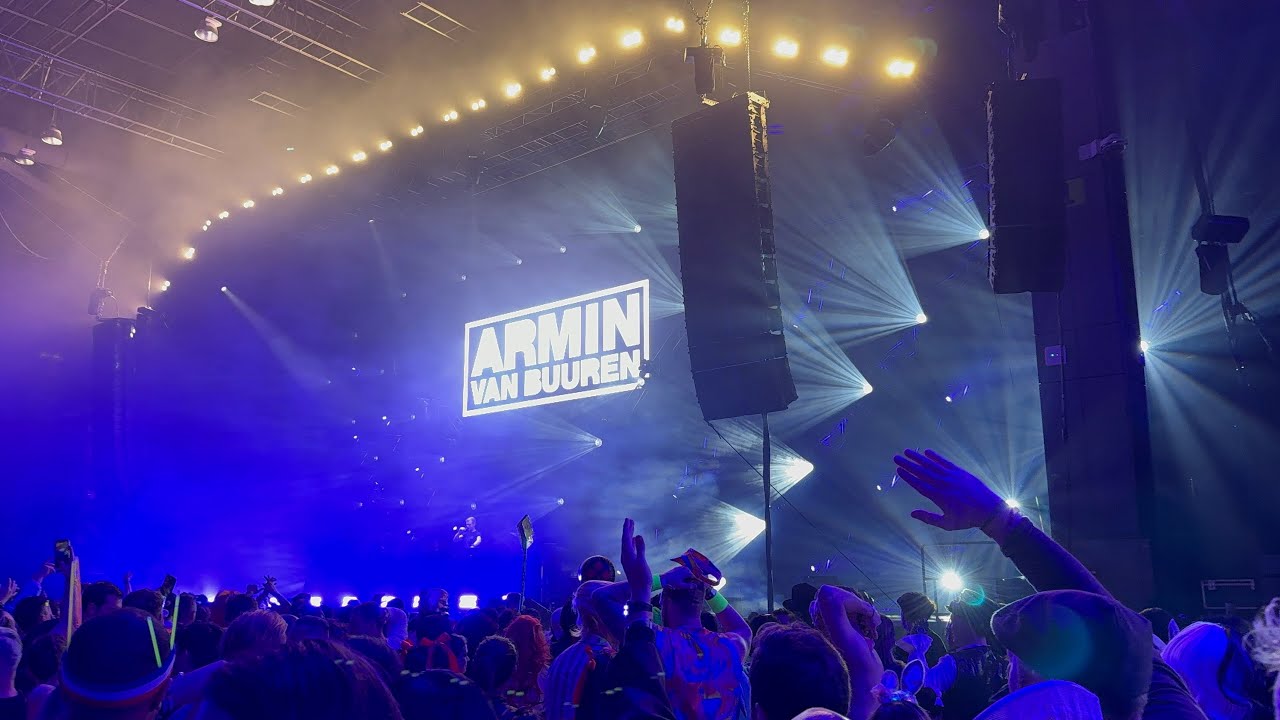 Armin Van Buuren Live @ Boo! 👻 Seattle Music Festival Weekend 2023 in 4K @ 60fps - 2160p60