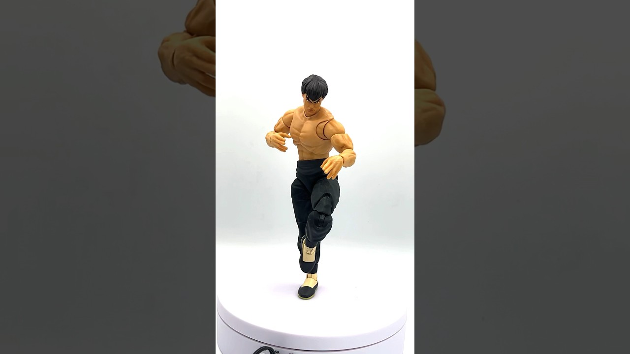 Here comes a new challenger. Jada Toys Street Fighter II Fei Long 