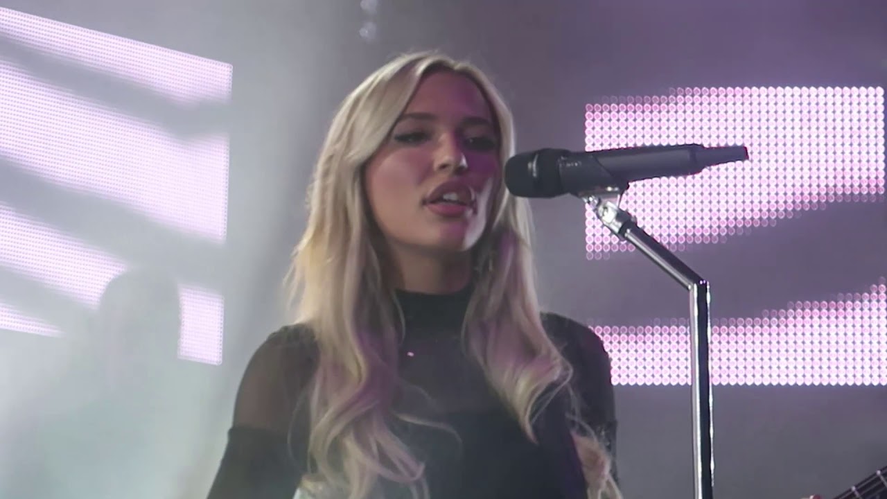 Lennon Stella Pretty Boy (LIVE) (Germany Frankfurt 14.02.2020) YouTube