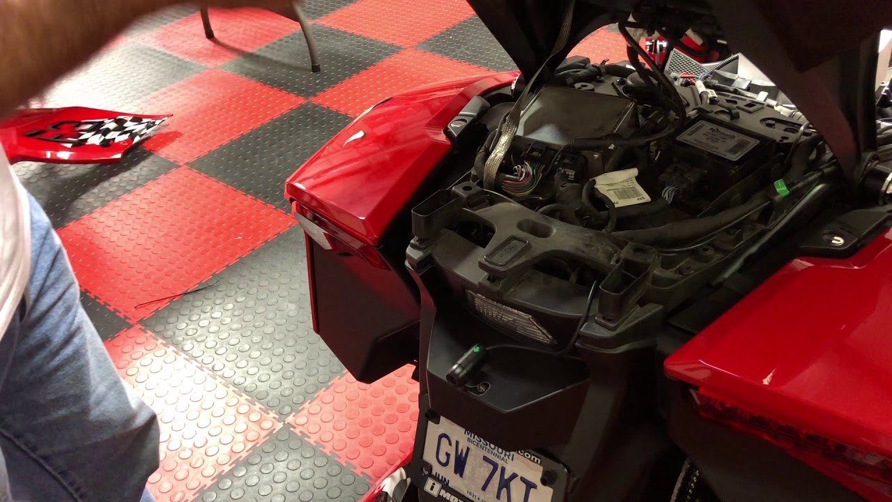 SYKIK RW3 Dash Cam on Can Am Spyder