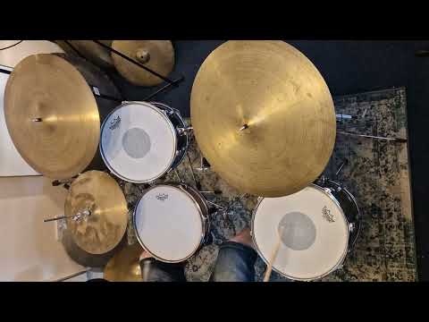 Ludwig 60s Downbeat in Black Diamond Pearl and 68 Jazz Combo