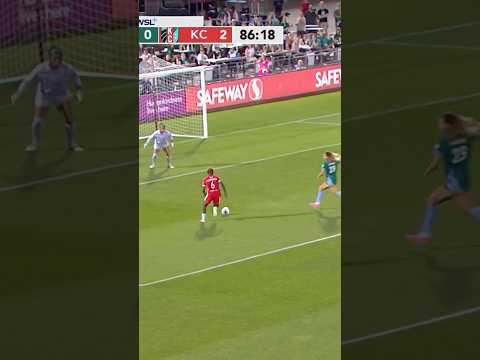 Temwa Chawinga tried to put this ball through the back of the net 😮‍💨 #nwsl #soccer #football