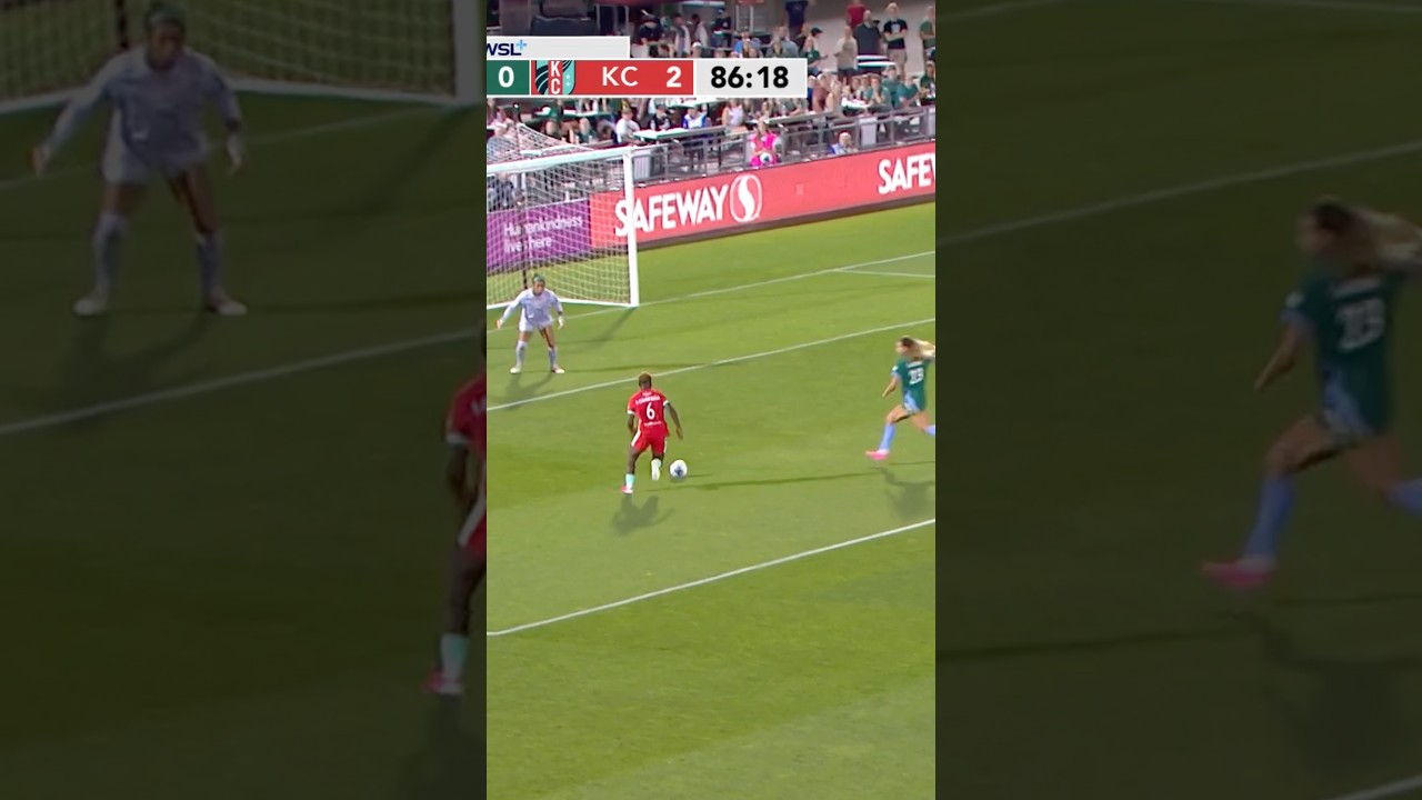 Temwa Chawinga tried to put this ball through the back of the net 😮💨 #nwsl #soccer #football