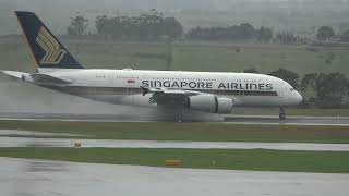SINGAPORE AIRLINES A380 SUPER LANDING RWY34 MELBOURNE YMML RAIN🌧🛬🛬🛬🌧✈