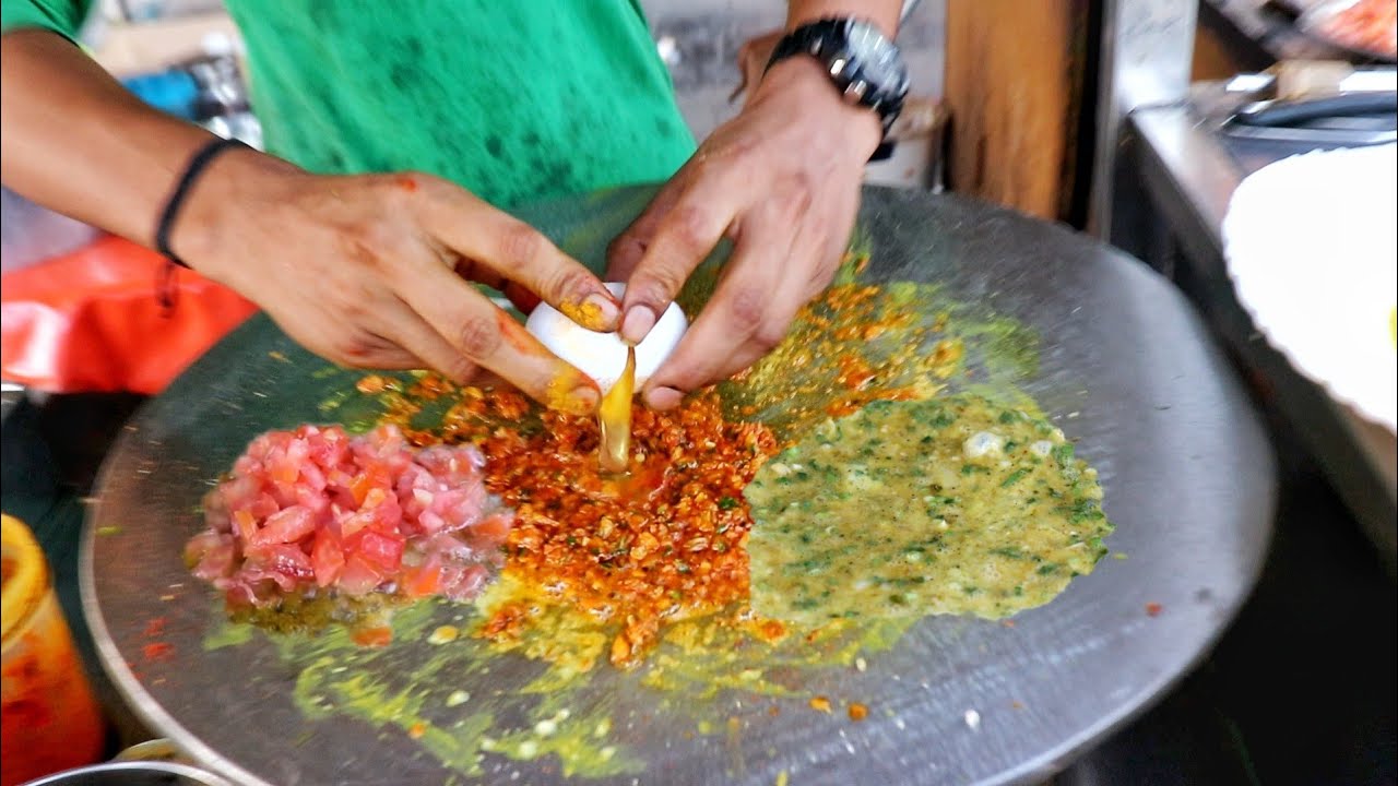 Hardworking Man Selling 4 Layer Cheesy Omelette 1 2 Ka 4 Dish | Egg Street Food | Indian Street Food | Street Food Fantasy