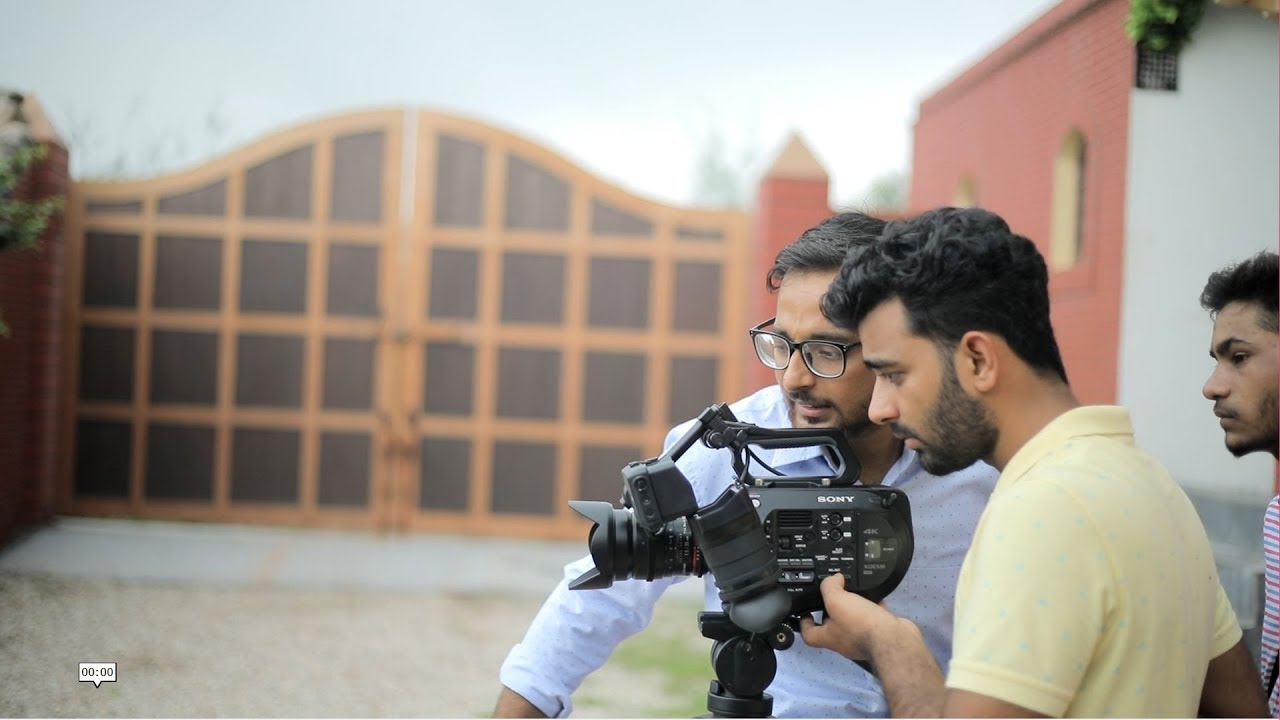 How To Shoot a Video On Your DSLR Camera || Videography in Hindi - YouTube
