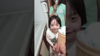 Pelin Yağmur Dondurma Istedi Annenin De Canı Istedi