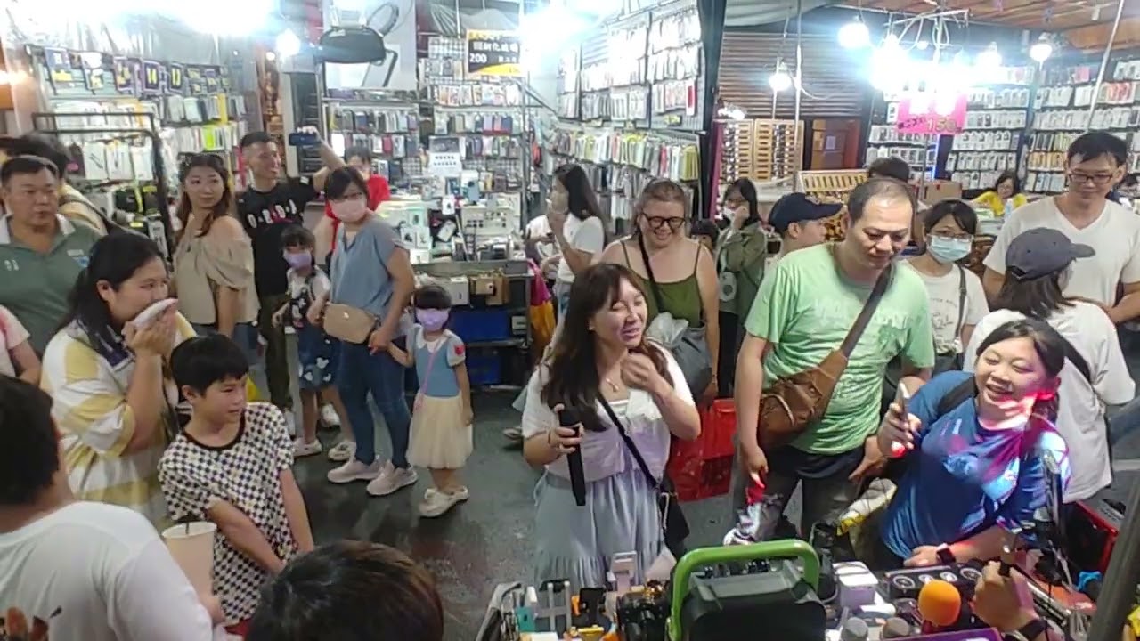 從前說，「基隆藍又時」壹壹於1130420，在基隆夜市當初拍攝被稱作基隆藍又時的攤商前現場演唱。