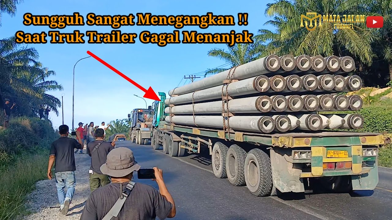 Menegangkan !! Saat Truk Trailer Membawa Paku Bumi Gagal Melewati Tanjakn Bukit Kodok