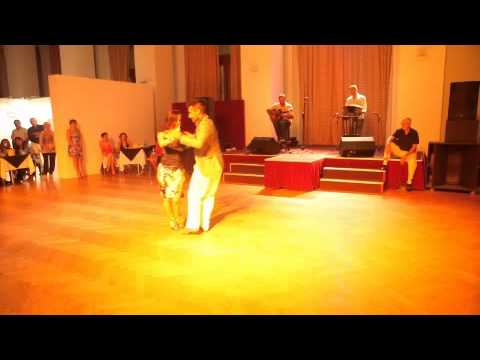 Mariana Nani Gonzalo y Pablo Solari, milonga del Auditorium junto a Amores Tangos, 2014