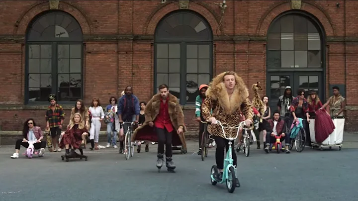 MACKLEMORE & RYAN LEWIS - THRIFT SHOP FEAT. WANZ (...