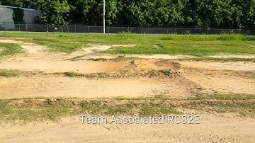 Team Associated RC82E