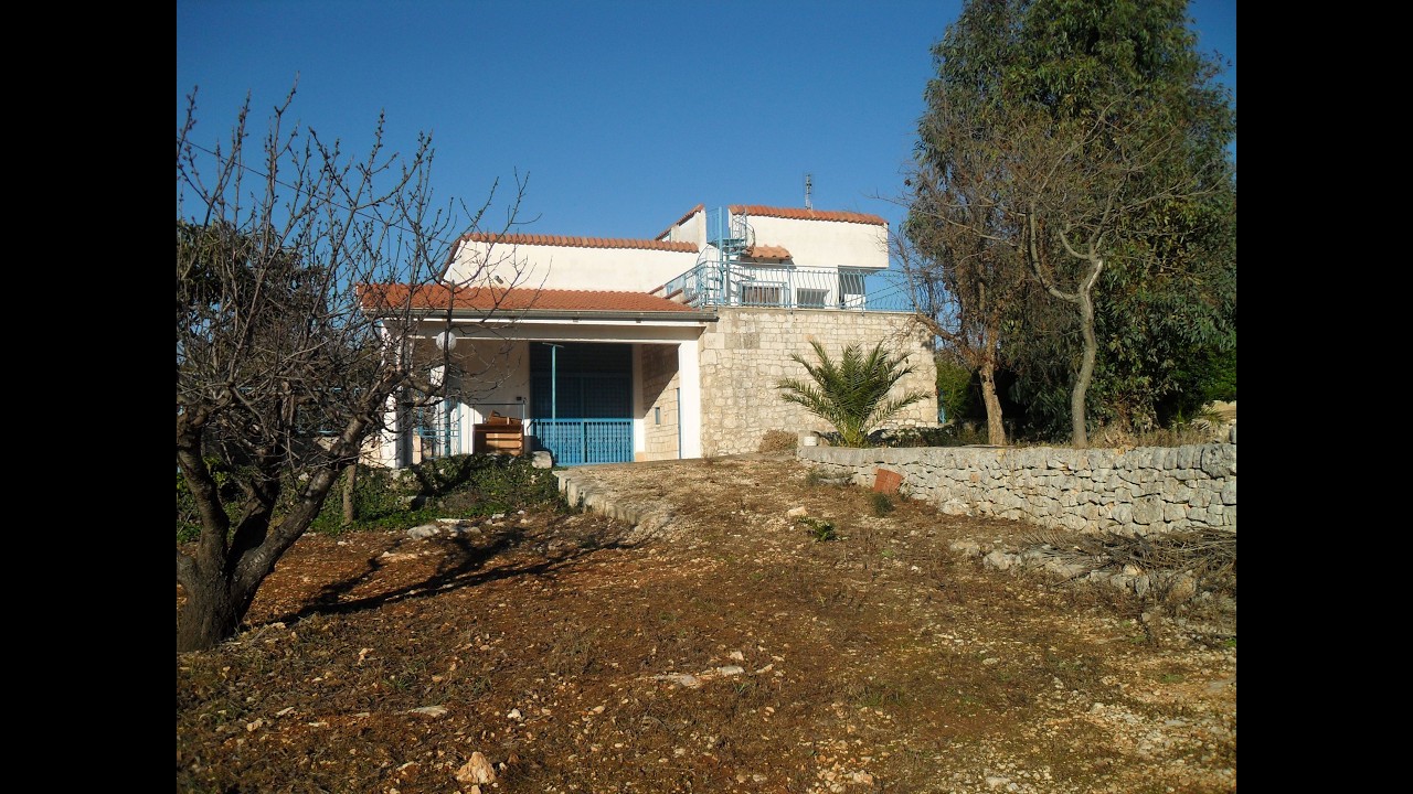 Villa indipendente con terreno