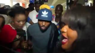 EXCLUSIVITE: EN DIRECT DE L' AEROPORT DE DJILI, SUIVEZ L'ARRIVEE DE HERITIER WATA A KIN.