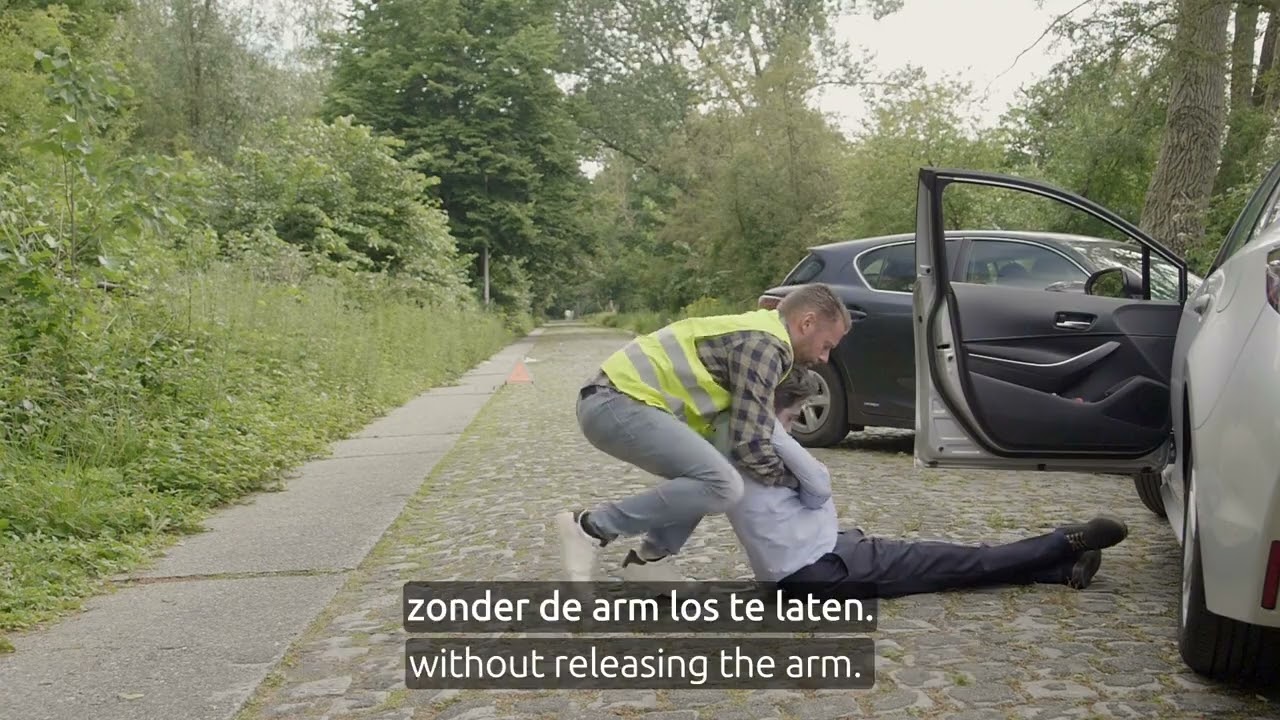 Rautek bij liggend slachtoffer